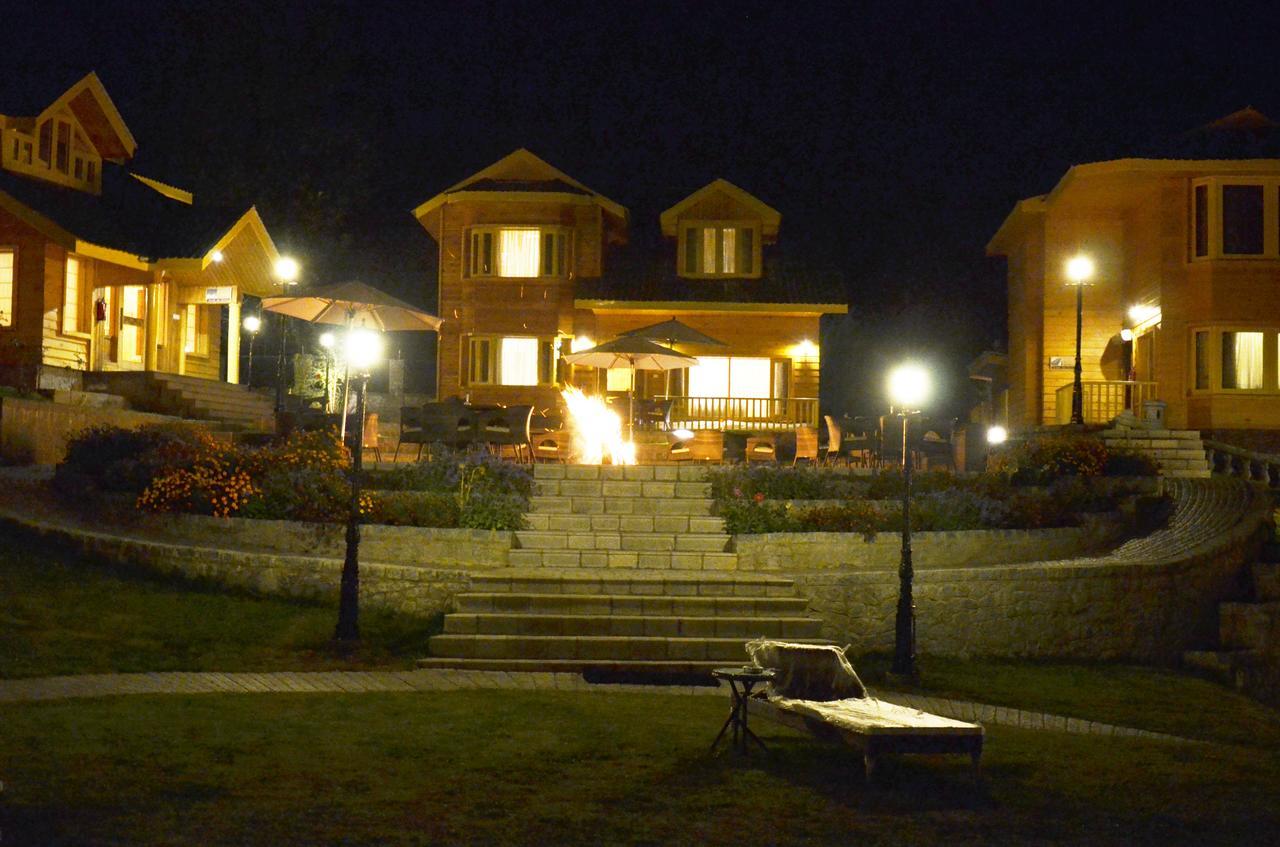 Kolahoi Green Resorts, Pahalgām Exteriör bild